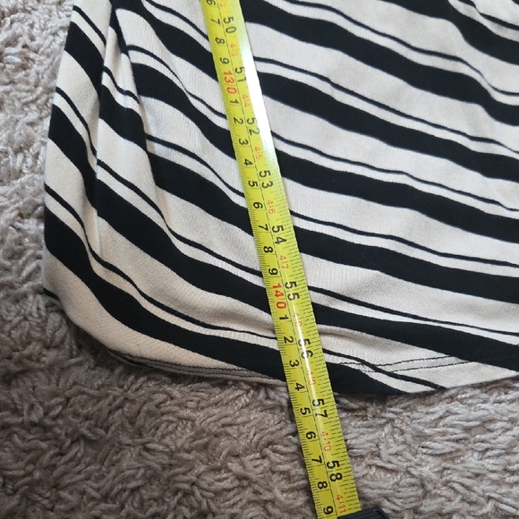 Calvin Klein Size 4 Black and Cream Chevron Maxi Dress - Picture 7 of 7